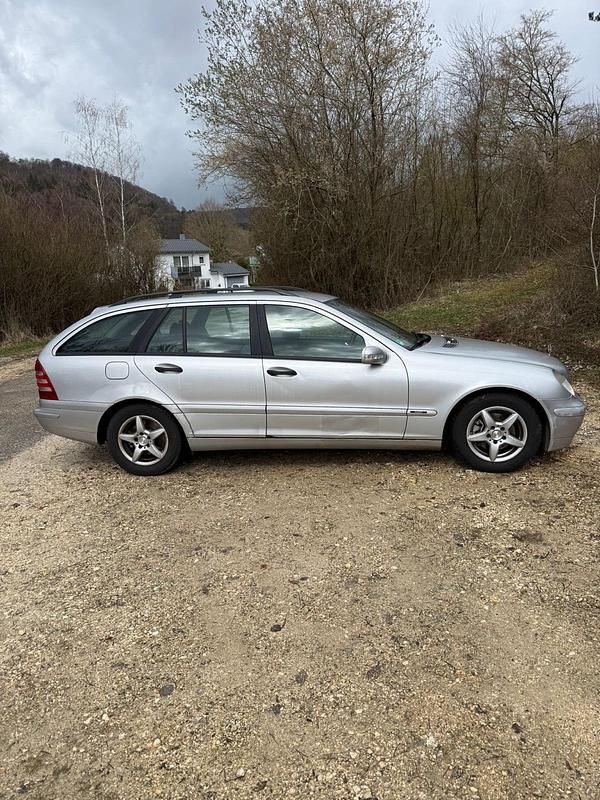 Gebraucht Mercedes C200 122 PS (89 kW) 2002 Silber Kombi