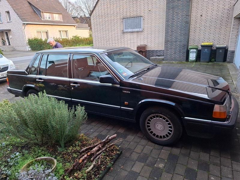 Gebraucht Volvo 760 143 PS (105 kW) 1988 Schwarz Limousine
