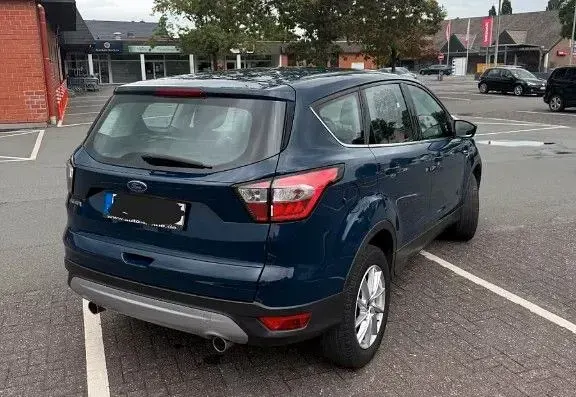 Gebraucht Ford Kuga Trend 120 PS (88 kW) 2019 Blau SUV