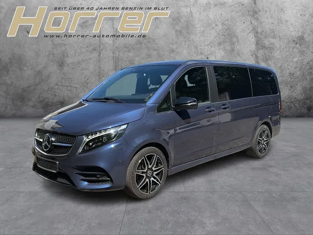 Gebraucht Mercedes V300 AMG 237 PS (174 kW) 2024 Sodalithblau met. Van / Kleinbus