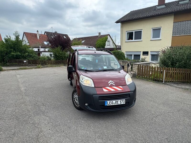 Rot Gebraucht 2012 Citroën Nemo Attraction Van / Kleinbus | 3.999 € - Bild 1/4