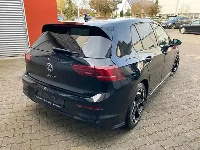 Gebraucht VW Golf VIII R-line 150 PS (110 kW) 2025 Andere Limousine