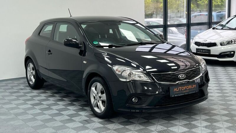 Schwarz Gebraucht 2011 Kia ProCeed Kleinwagen | 4.999 € (Etwas zu teuer) - Bild 1/4