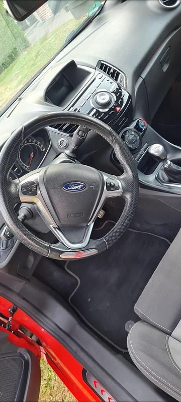 Gebraucht Ford Fiesta Sport 184 PS (135 kW) 2016 Rot Limousine