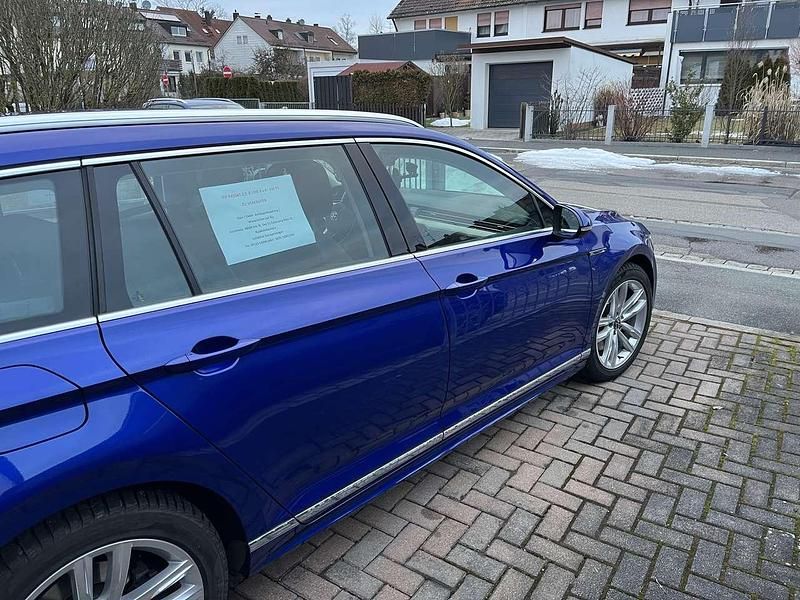 Gebraucht VW Passat Highline 280 PS (205 kW) 2022 Blau Kombi