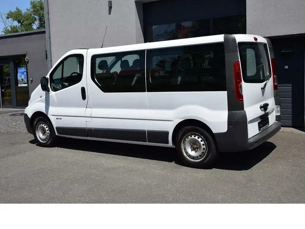 Gebraucht Renault Trafic 114 PS (83 kW) 2010 Weiß Van / Kleinbus