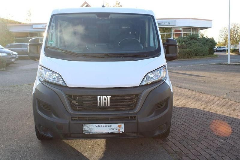 Weiß Gebraucht 2020 Fiat Ducato Van | 26.980 € (Fairer Preis) - Bild 1/4