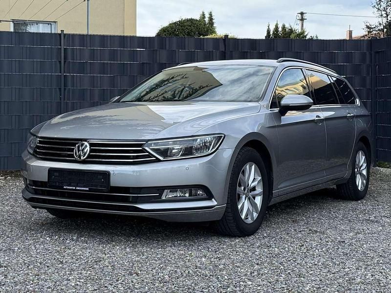 Tungsten silver Gebraucht 2015 VW Passat Comfortline Kombi | 13.490 € (Fairer Preis) - Bild 1/4