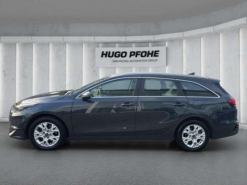 Gebraucht Kia Ceed Vision 120 PS (88 kW) 2023 (h8g) dark penta metal m Kleinwagen