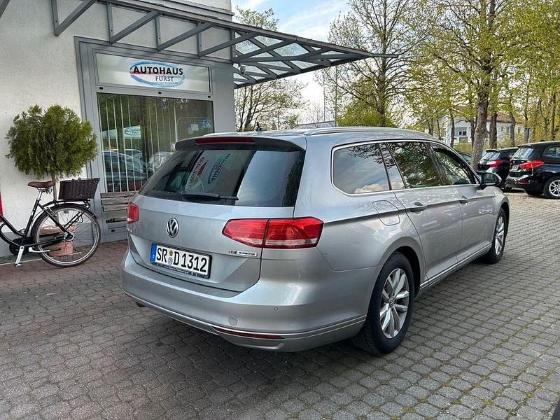Gebraucht VW Passat Comfortline 120 PS (88 kW) 2015 Silber Kombi