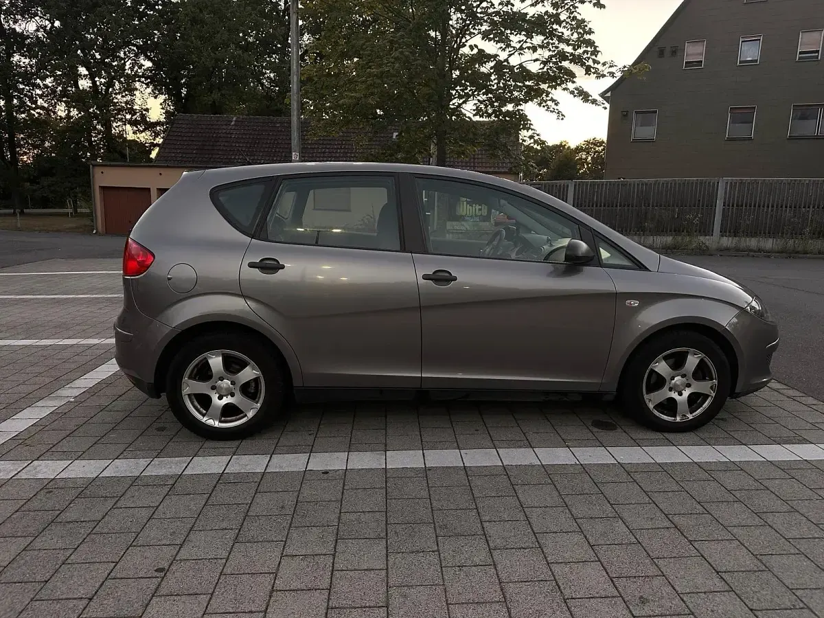 Gebraucht Seat Altea 105 PS (77 kW) 2005 Braun Van / Kleinbus