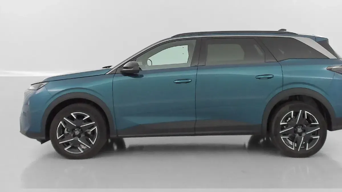 Gebraucht Peugeot 5008 Allure 136 PS (100 kW) 2025 Blau (bleu obsession) SUV