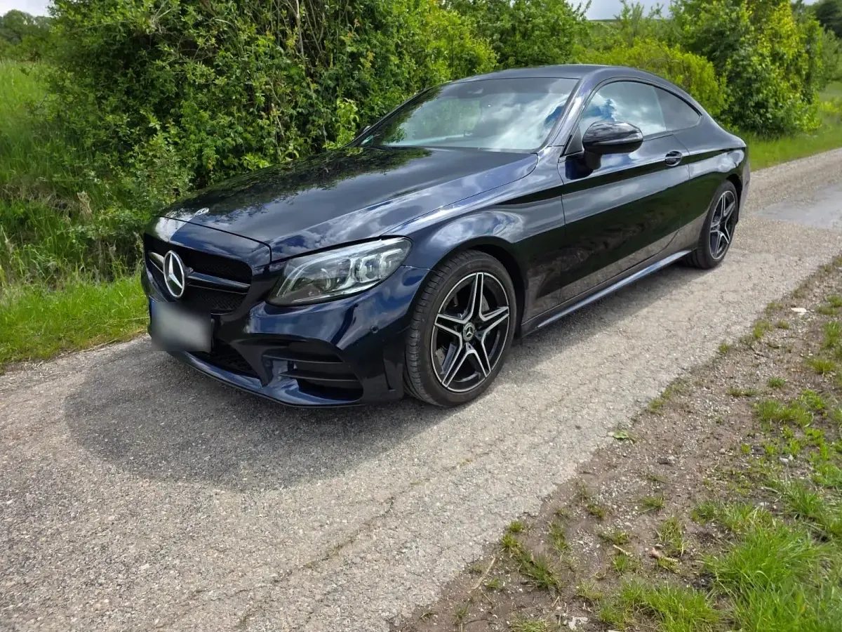 Gebraucht Mercedes C300 AMG line 245 PS (180 kW) 2018 Blau Coupé