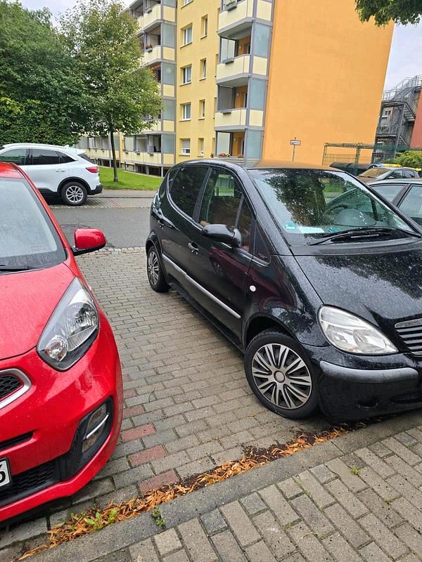 Schwarz Gebraucht 2001 Mercedes A160 Kleinwagen | 800 € (Fairer Preis) - Bild 1/4