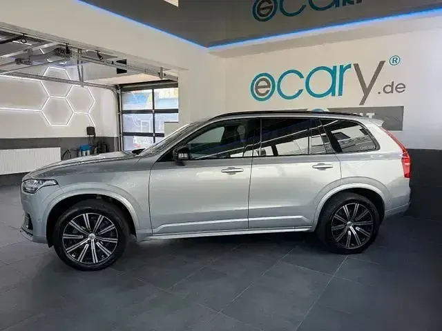 Używany Volvo XC90 Plus 235 KM (172 kW) 2022 Srebrny SUV