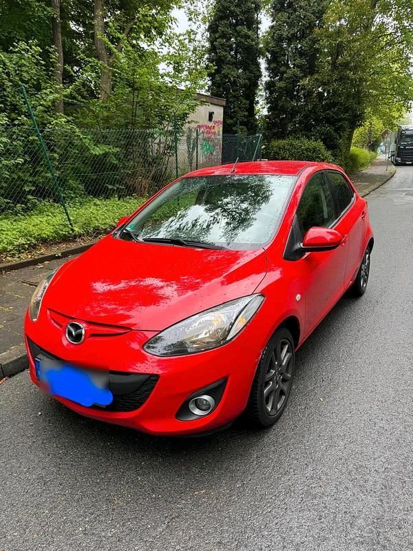 Rot Gebraucht 2012 Mazda 2 Kleinwagen | 2.999 € (Fairer Preis) - Bild 1/4