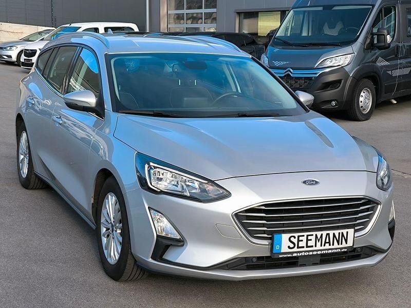 Silber Gebraucht 2020 Ford Focus Titanium Limousine | 12.900 € (Fairer Preis) - Bild 1/4