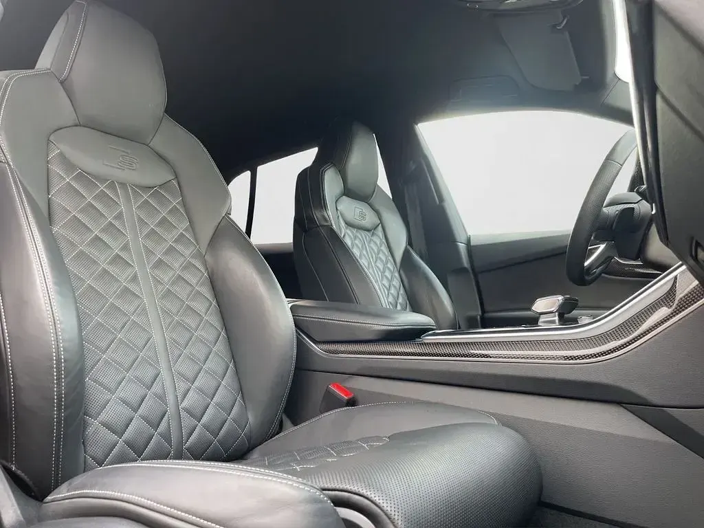 Gebraucht Audi SQ8 Advanced Plus 507 PS (372 kW) 2022 Mythosschwarz metallic (metallic) SUV