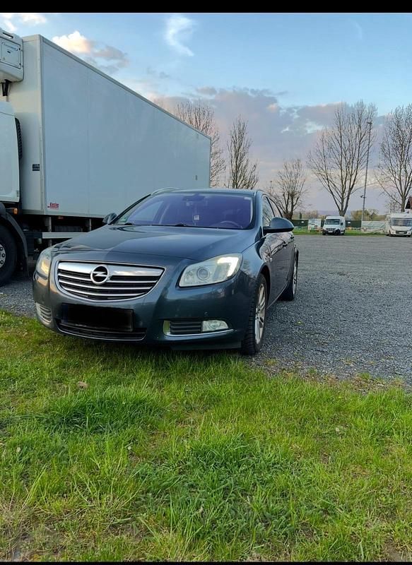 Używany Opel Insignia 165 KM (121 kW) 2009 Niebieski Kombi