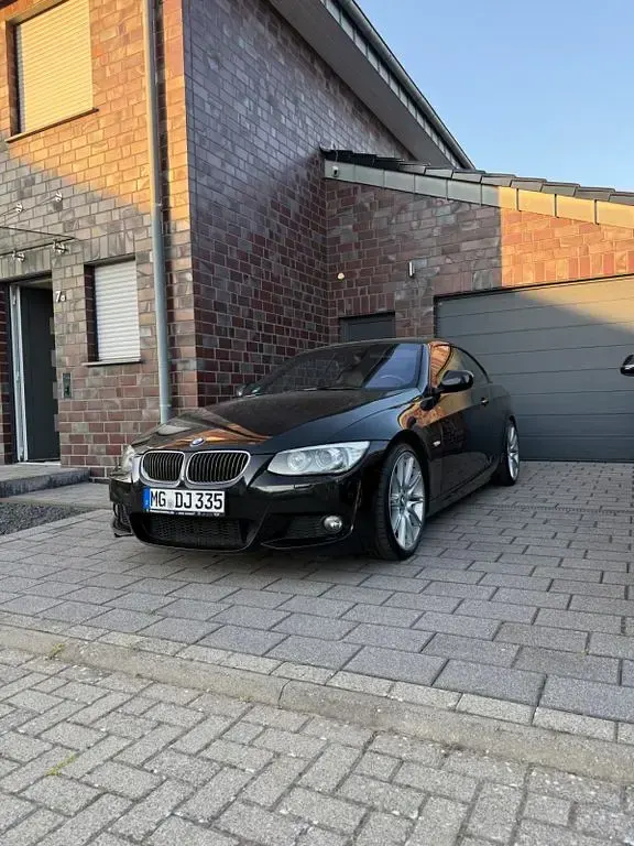Gebraucht BMW 335 Cabriolet M Sport 306 PS (225 kW) 2010 Schwarz Cabrio