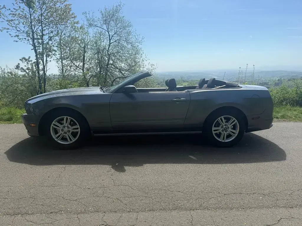 Usata Ford Mustang 305 CV (224 kW) 2013 Grigio Cabrio