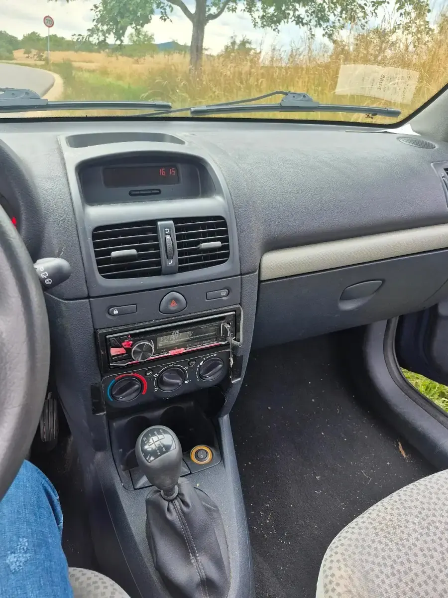 Gebraucht Renault Clio II 60 PS (44 kW) 2006 Blau Limousine