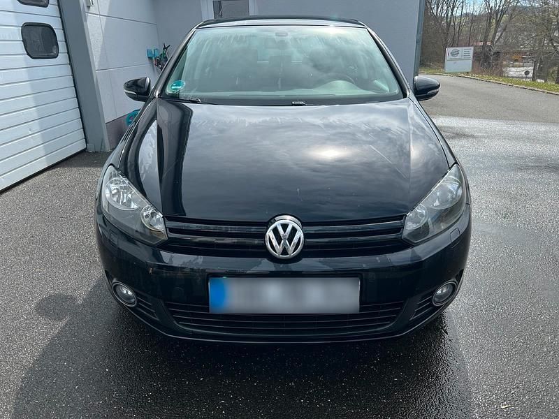Gebraucht VW Golf VI Match 105 PS (77 kW) 2012 Schwarz Kleinwagen