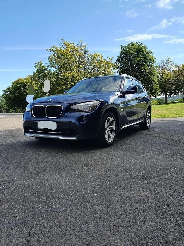 Blau Gebraucht 2011 BMW X1 SUV | 8.200 € (Fairer Preis) - Bild 1/4