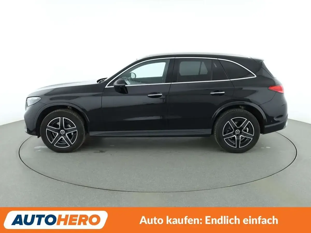 Gebraucht Mercedes GLC220 AMG line 220 PS (161 kW) 2023 Obsidianschwarz SUV
