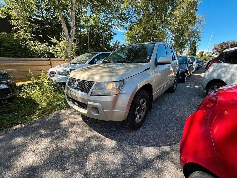 Grau Gebraucht 2008 Suzuki Grand Vitara Comfort SUV | 2.100 € (Fairer Preis) - Bild 1/4