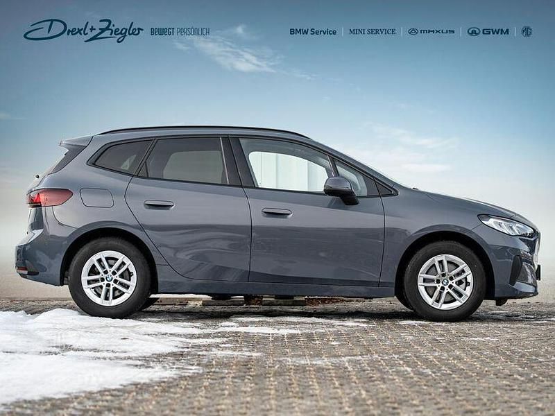 Gebraucht BMW 220 Active Tourer Performance 170 PS (125 kW) 2025 Kupfergrau metallic Van / Kleinbus