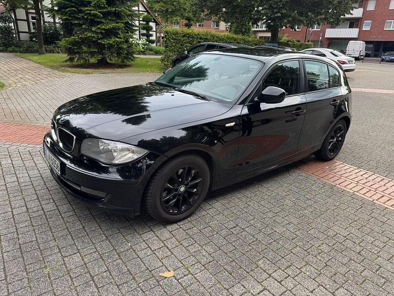Schwarz Gebraucht 2011 BMW 116 Kleinwagen | 5.399 € (Fairer Preis) - Bild 1/4