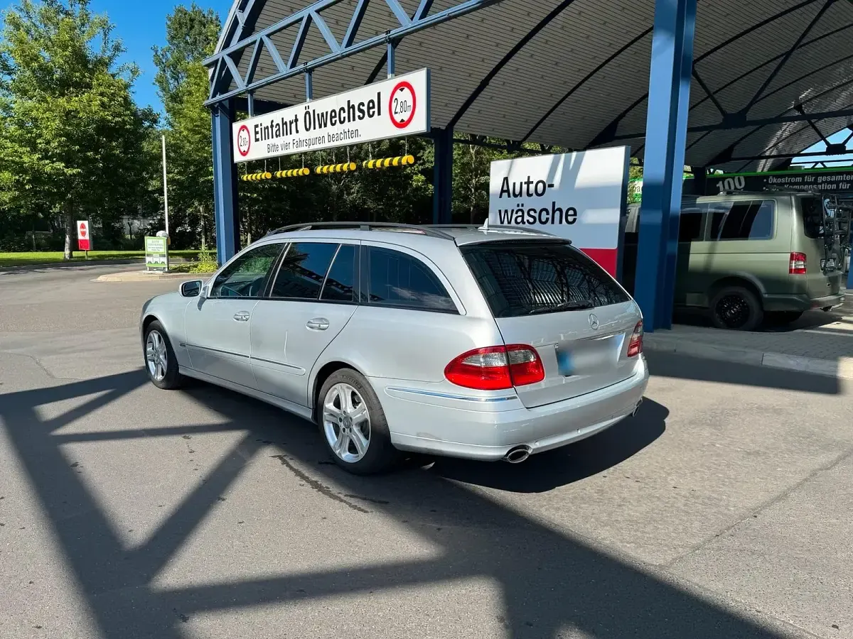 Gebraucht Mercedes E320 224 PS (164 kW) 2006 Grau Kombi