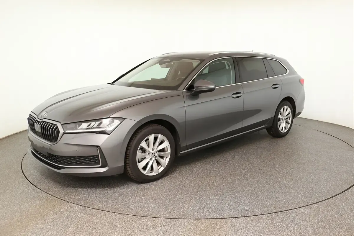 Gebraucht Skoda Superb Selection 150 PS (110 kW) 2024 Kombi