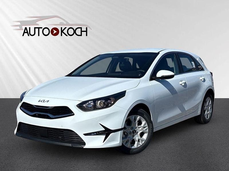 Neu Kia Ceed 101 PS (74 kW) 2025 Weiß Kleinwagen