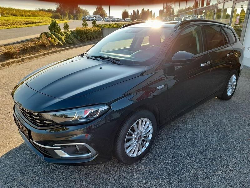 Gebraucht Fiat Tipo Life 101 PS (74 kW) 2021 Schwarz Kombi