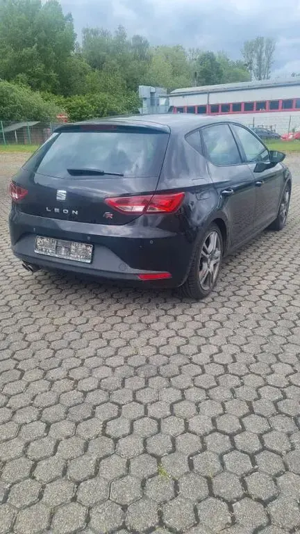 Używany Seat Leon FR 150 KM (110 kW) 2017 Czarny Sedan/Limuzyna