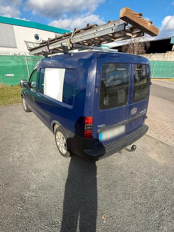 Usata Opel Combo 75 CV (55 kW) 2011 Blu Monovolume