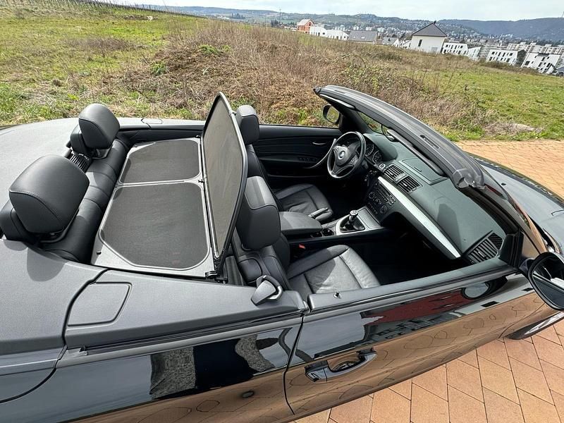 Gebraucht BMW 114 140 PS (102 kW) 2010 Schwarz Kleinwagen