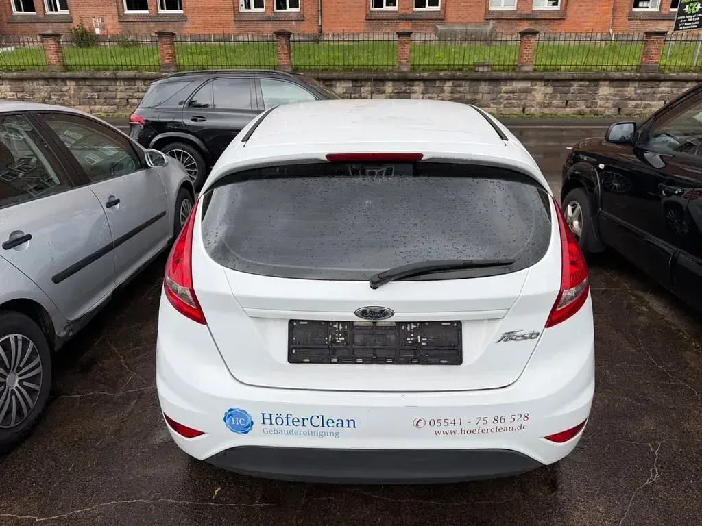 Gebraucht Ford Fiesta Trend 82 PS (60 kW) 2010 Beige Limousine