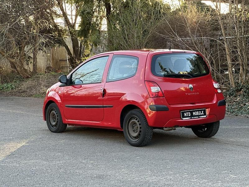 Gebraucht Renault Twingo Authentique 58 PS (42 kW) 2008 Hellrot Kleinwagen