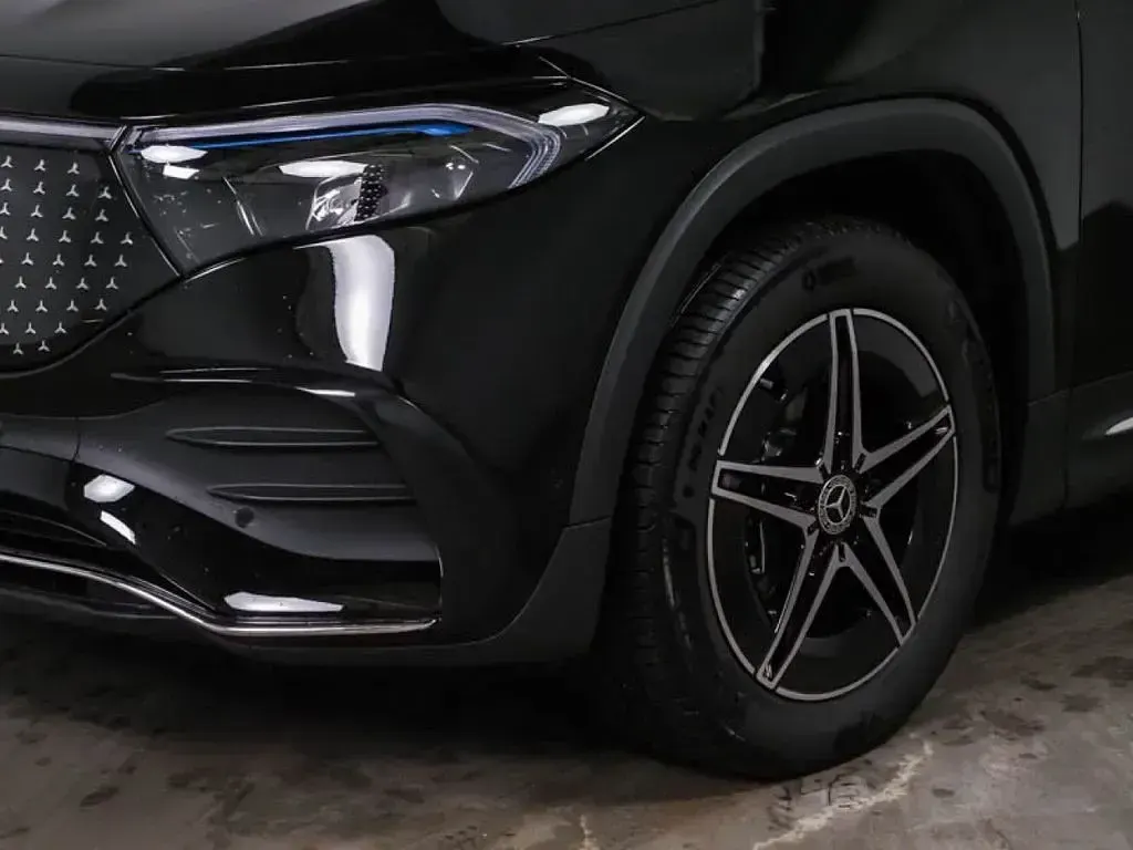 Gebraucht Mercedes EQB300 AMG 167 kW (228 PS) 2025 Nachtschwarz SUV