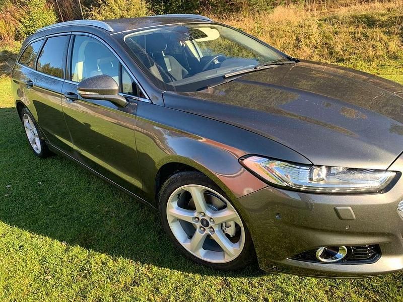 Gebraucht Ford Mondeo Titanium 116 PS (85 kW) 2016 Grau Kombi