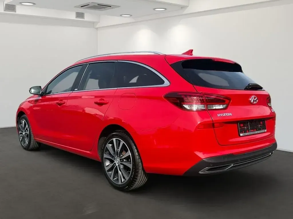 Gebraucht Hyundai i30 Prime 136 PS (100 kW) 2021 Rot Limousine