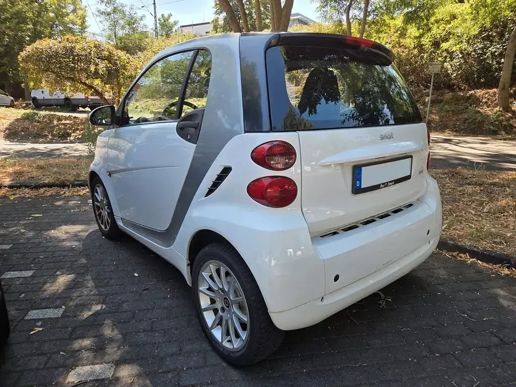 Gebraucht Smart ForTwo Coupé Passion 71 PS (52 kW) 2011 Weiß Coupé