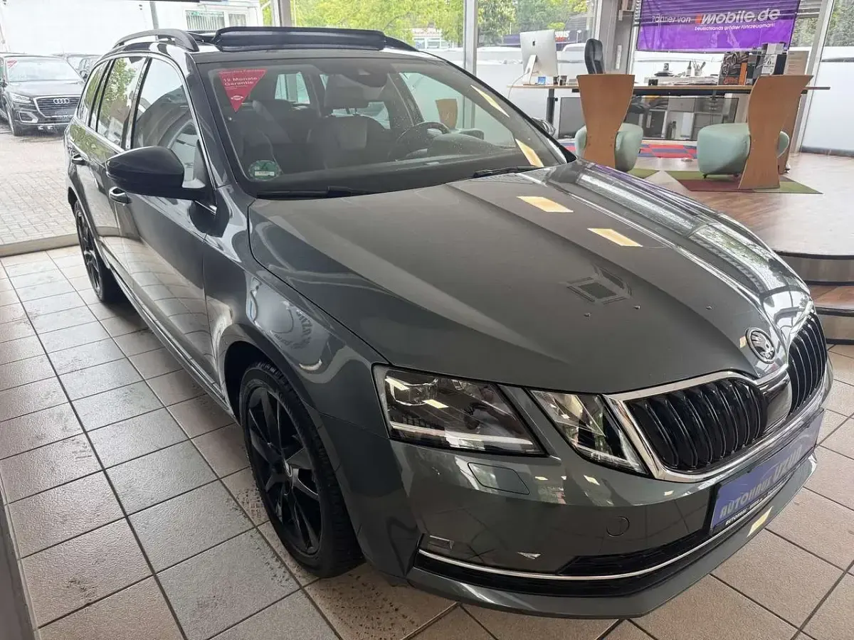 Gebraucht Skoda Octavia Style 179 PS (131 kW) 2018 Grau Kombi