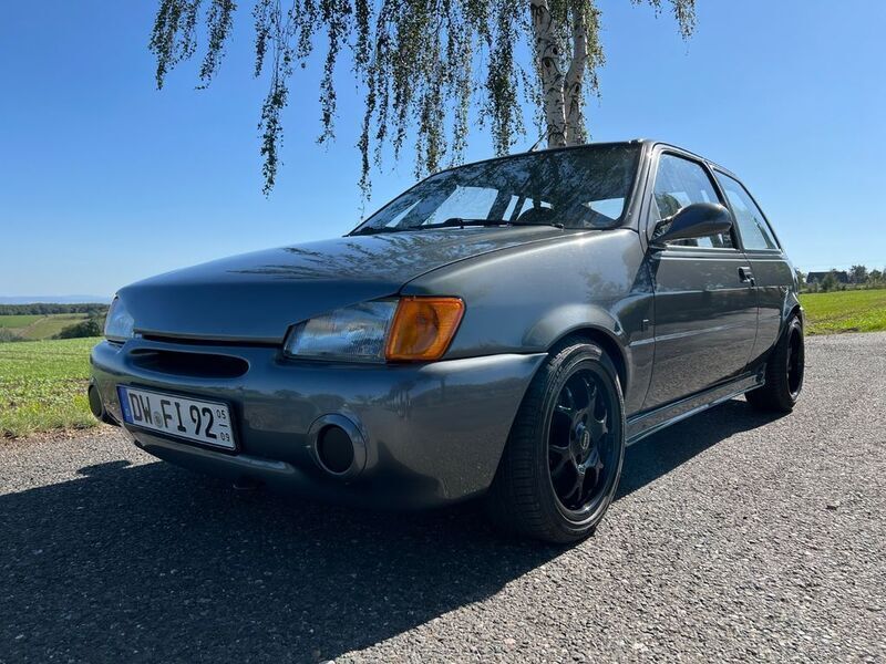 Grau Gebraucht 1991 Ford Fiesta S Kleinwagen | 5.500 € - Bild 1/4