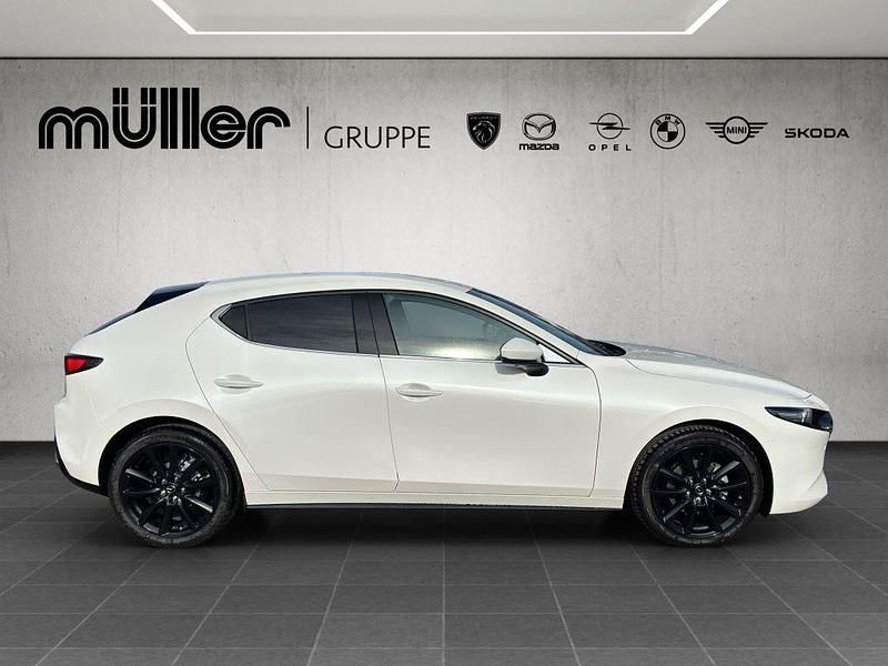 Neu Mazda 3 Exclusive 186 PS (136 kW) 2026 Weiß Limousine