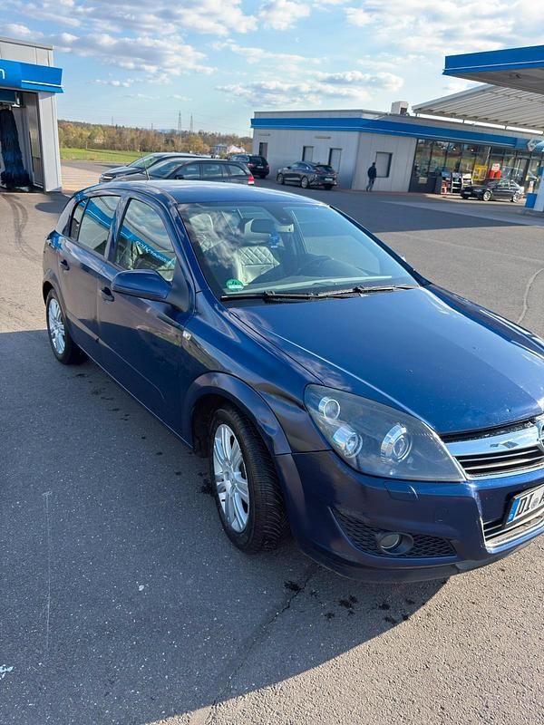 Gebraucht Opel Astra 140 PS (102 kW) 2007 Blau Limousine