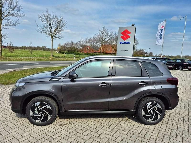 Neu Suzuki Vitara Comfort+ 109 PS (80 kW) 2026 Grau SUV